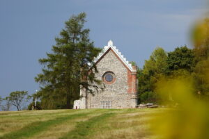 08.09.2025. Morawica. Odbudowana kaplica Oraczewskich / Fot. Wiktor Taszłow - Radio Kielce