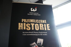 08.09.2025. Kielce. Wojewódzka Biblioteka Publiczna. Wernisaż wystawy: PRZEMILCZANE HISTORIE na znaczkach Poczty Podziemnej z lat osiemdziesiątych XX wieku / Fot. Wiktor Taszłow - Radio Kielce
