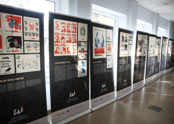 08.09.2025. Kielce. Wojewódzka Biblioteka Publiczna. Wernisaż wystawy: PRZEMILCZANE HISTORIE na znaczkach Poczty Podziemnej z lat osiemdziesiątych XX wieku / Fot. Wiktor Taszłow - Radio Kielce