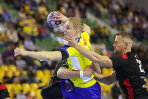 27.09.2025 Kielce. Mecz Industria Kielce - Piotrkowianin Piotrków Trybunalski / Fot. Wiktor Taszłow - Radio Kielce