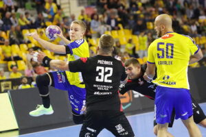 27.09.2025 Kielce. Mecz Industria Kielce - Piotrkowianin Piotrków Trybunalski / Fot. Wiktor Taszłow - Radio Kielce