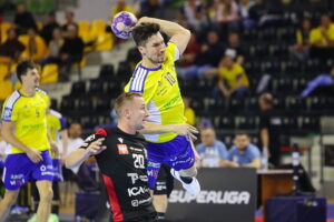 27.09.2025 Kielce. Mecz Industria Kielce - Piotrkowianin Piotrków Trybunalski / Fot. Wiktor Taszłow - Radio Kielce
