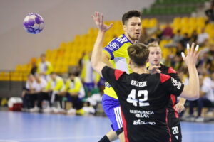 27.09.2025 Kielce. Mecz Industria Kielce - Piotrkowianin Piotrków Trybunalski / Fot. Wiktor Taszłow - Radio Kielce