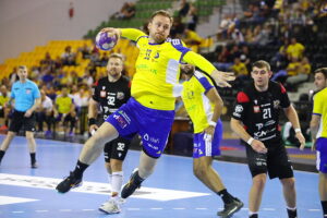 27.09.2025 Kielce. Mecz Industria Kielce - Piotrkowianin Piotrków Trybunalski / Fot. Wiktor Taszłow - Radio Kielce