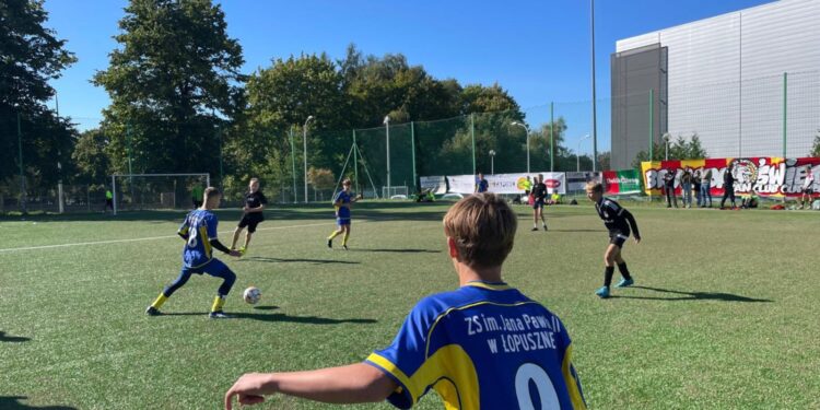 27.09.2025. Kielce. Turniej piłkarski zorganizowany przez Stowarzyszenie Kibiców „Zjednoczona Korona” / Fot. Rafał Szymczyk - Radio Kielce