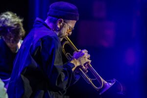 27.09.2025. Kielce. 23. Memorial to Miles Targi Kielce Jazz Festiwal. Na zdjęciu: Avishai Cohen / Fot. Mateusz Wolski - KCK