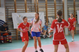 24.09.2025. Kielce. Świętokrzyska Liga Szkół Podstawowych w piłce ręcznej dziewcząt kl. 8 i młodszych / Fot. Adrian Karwat - Radio Kielce