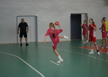 24.09.2025. Kielce. Świętokrzyska Liga Szkół Podstawowych w piłce ręcznej dziewcząt kl. 8 i młodszych / Fot. Adrian Karwat - Radio Kielce