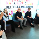 01.09.2025. Kielce. Poczytalnia na dVoRcu. Spotkanie prasowe połączone z prezentacją raportu „Młodzi w Kielcach 2025” / Fot. Jarosław Kubalski - Radio Kielce