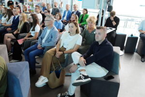 01.09.2025. Kielce. Poczytalnia na dVoRcu. Spotkanie prasowe połączone z prezentacją raportu „Młodzi w Kielcach 2025” / Fot. Jarosław Kubalski - Radio Kielce