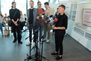 Czas na wdrożenie systemu kaucyjnego. Specjalny automat stanął w sklepie - Radio Kielce