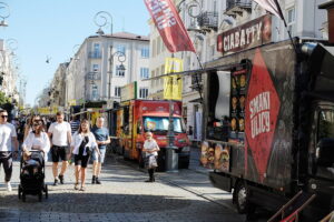 Food-trucki opanowały Sienkiewkę - Radio Kielce