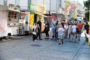 Food-trucki opanowały Sienkiewkę - Radio Kielce