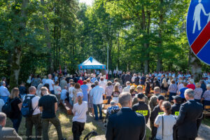 Biało-czerwona pamięć w środku lasu - Radio Kielce