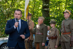 Biało-czerwona pamięć w środku lasu - Radio Kielce
