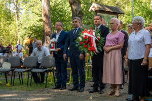 Biało-czerwona pamięć w środku lasu - Radio Kielce