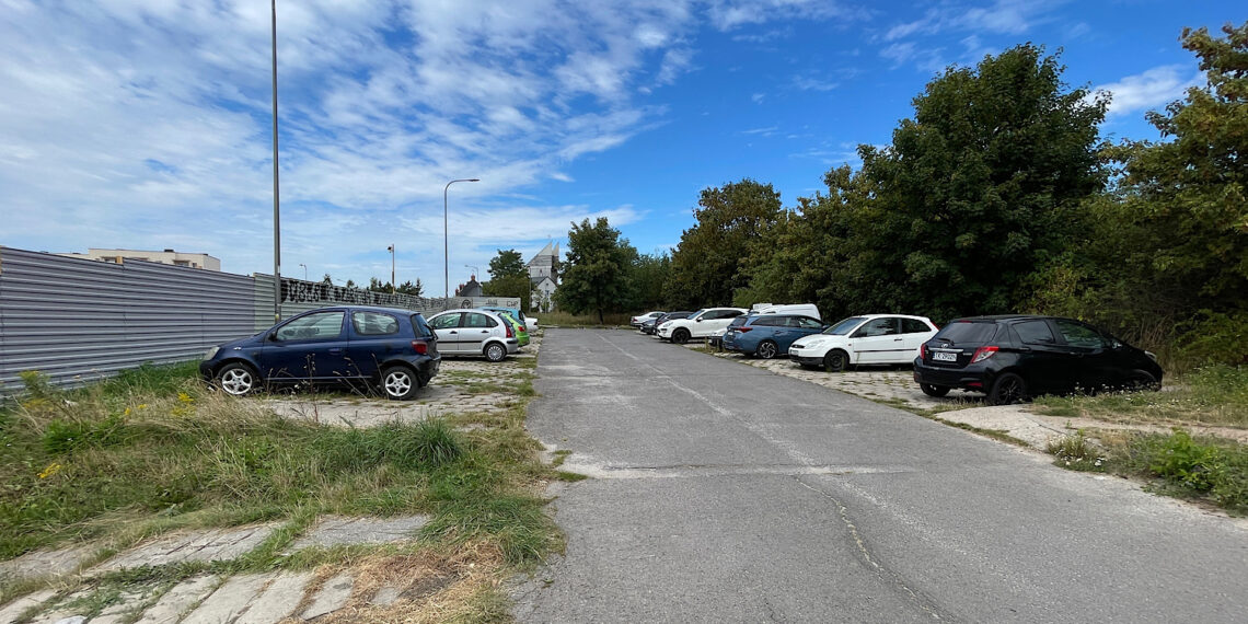 27.08.2025. Kielce. Były parking na Śliichowicach. Miejsce, gdzie buduje się żłobek / Fot. Wiktor Taszłow - Radio Kielce