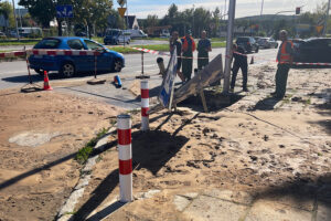 25.09.2025. Kielce. Awaria wodociągu w rejonie skrzyżowania ul. Jagiellońskiej i Krakowskiej / Fot. Wiktor Taszłow - Radio Kielced