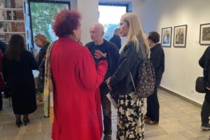 26.09.2025. Sandomierz. Wystawa fotograficzna Alicji Przybyszowskiej pt. „Transmutacje" / Fot. Grażyna Szlęzak-Wójcik - Radio Kielce