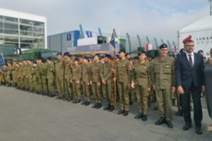 02.09.2025. Kielce. Uroczysta inauguracja roku szkolnego klas mundurowych z udziałem ministra obrony narodowej / Fot. Aleksandra Kwaśniewska - Radio Kielce