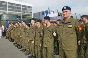 02.09.2025. Kielce. Uroczysta inauguracja roku szkolnego klas mundurowych z udziałem ministra obrony narodowej / Fot. Aleksandra Kwaśniewska - Radio Kielce