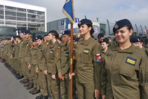 02.09.2025. Kielce. Uroczysta inauguracja roku szkolnego klas mundurowych z udziałem ministra obrony narodowej / Fot. Aleksandra Kwaśniewska - Radio Kielce