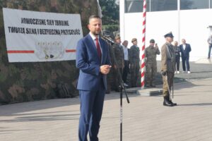 Kosiniak-Kamysz: szkolenia operatorów dronów w oddziałach przygotowania wojskowego