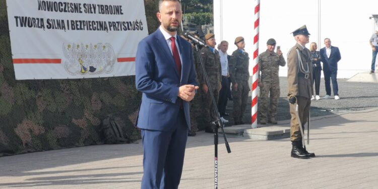 Kosiniak-Kamysz: szkolenia operatorów dronów w oddziałach przygotowania wojskowego