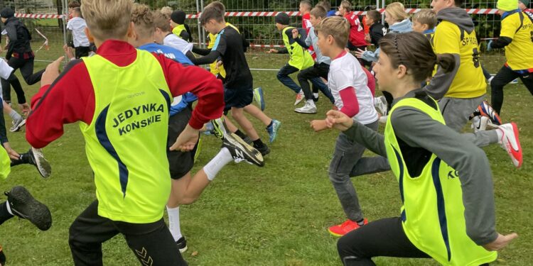 30.09.2025. Końskie. Mistrzostwa Województwa Świętokrzyskiego Zrzeszenia LZS w Biegach Przełajowych. / Fot. Kamil Król - Radio Kielce