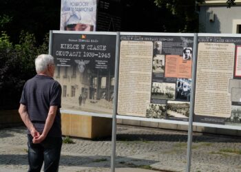 01.09.2025. Kielce. Plac Artystów. Wystawa „Miasto pod bombami. Początek II wojny światowej w Kielcach” / Fot. Jarosław Kubalski - Radio Kielce