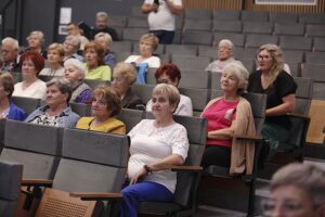18.09.2025. Kielce. Świętokrzyski Urząd Wojewódzki. Akcja „Razem dla seniorów”. Szkolenie z pierwszej pomocy przedmedycznej / Fot. Jarosław Kubalski - Radio Kielce