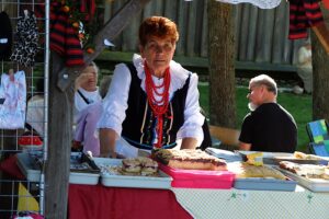Dawne obrzędy wiejskie podczas „Smaków jesieni" - Radio Kielce