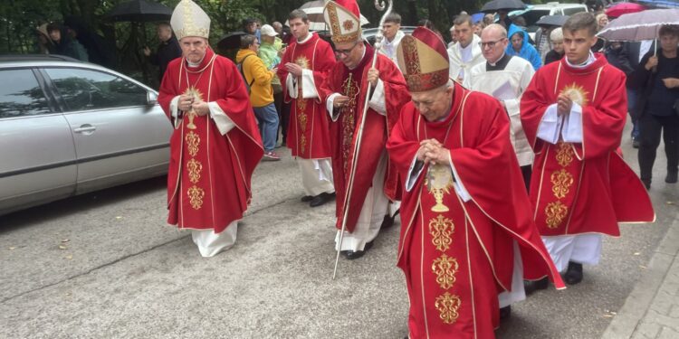 Rozpoczęły się uroczystości odpustowe na Świętym Krzyżu