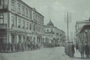 Kielce. Ulica Sienkiewicza. Lata 1900-1914/ źródło: facebook.com/KielceNaPrzestrzeniLat