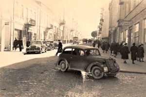 Kielce. Ulica Sienkiewicza. Lata 1939-1941. Skrzyżowanie ulic Sienkiewicza i Kapitulnej / źródło: fotopolska.eu