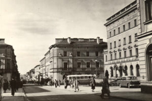 Kielce. Ulica Sienkiewicza. Lata 1960-1970 / źródło: facebook.com/KielceNaPrzestrzeniLat