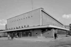 Kielce. Ulica Czarnowska. Lata 1964-1970. Kino „Romantica” / źródło: http://facebook.com/kieleckieinwestycje