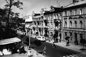 Kielce. Ulica Sienkiewicza. Lata 1965-1968. Okolice obecnego Placu Artystów / źródło: fotopolska.eu