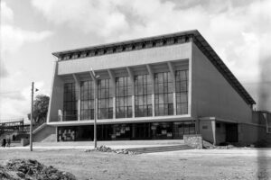 Kielce. Ulica Żytnia. Lata 1967-1970. Hala widowiskowo-sportowa / źródło: facebook.com/kieleckieinwestycje