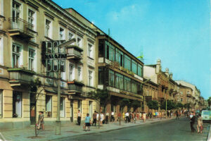 Kielce. Ulica Sienkiewicza. Lata 1969-1970. Okolice mostku nad rzeką Silnica, widok w kierunku wschodnim / źródło: fotopolska.eu