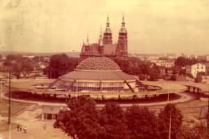 Kielce. Ulica Czarnowska. Lata 1984-1985. Dworzec autobusowy / źródło: fotopolska.eu