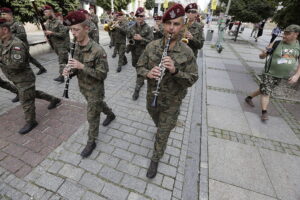 Kielczanie poczuli klimat MSPO w centrum miasta - Radio Kielce