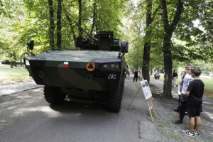 Kielczanie poczuli klimat MSPO w centrum miasta - Radio Kielce