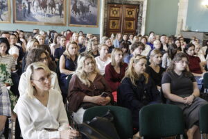 09.09.2025. Kielce. WDK. Konferencja „Niebezpieczne wzorce internetowe wśród młodzieży szkolnej. Przejawy patologicznych zachowań w mediach społecznościowych” / Fot. Jarosław Kubalski - Radio Kielce
