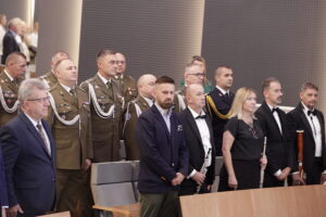 Walczyli, by dziś dzieci nie musiały do szkoły chodzić boso - Radio Kielce