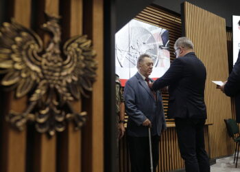 Walczyli, by dziś dzieci nie musiały do szkoły chodzić boso