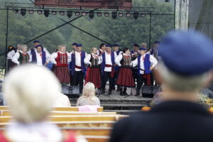 W Tokarni śpiewano i opowiadano o kulturze ludowej - Radio Kielce