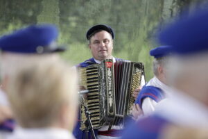 W Tokarni śpiewano i opowiadano o kulturze ludowej - Radio Kielce