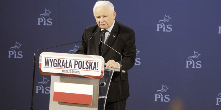 15.09.2025 Kielce. WDK. Spotkanie z prezesem PiS Jarosławem Kaczyńskim. Na zdjęciu Jarosław Kaczyński / Fot. Jarosław Kubalski - Radio Kielce