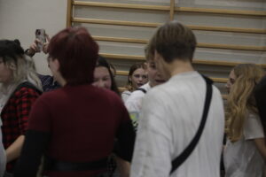 Wolontariusze z całej Europy sprawdzali wiedzę uczniów z Kielc - Radio Kielce